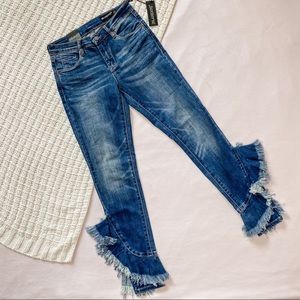 ✨NWT✨ BlankNYC Frayed Skinny Jeans